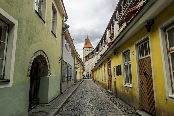 Views of the narrow streets in the old Tallinn .Estonia. - Foto, imagen