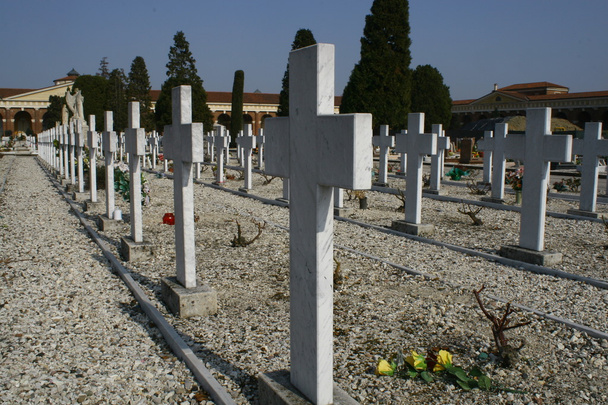 Sírkövek sírok és keresztek, temető - Fotó, kép