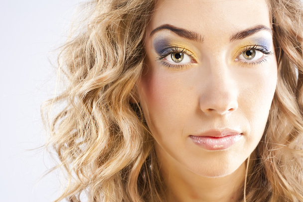 Curly blonde with bright makeup - Φωτογραφία, εικόνα