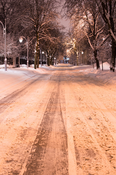 Night snowy road light with lanterns.  - Fotoğraf, Görsel