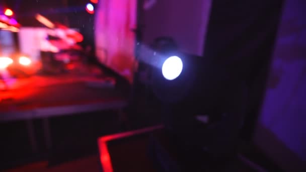 Verlichtingsapparatuur voor clubs en concertzalen 3 - Video