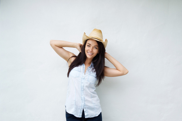 Smiling confident woman with cowboy hat - Foto, Imagem