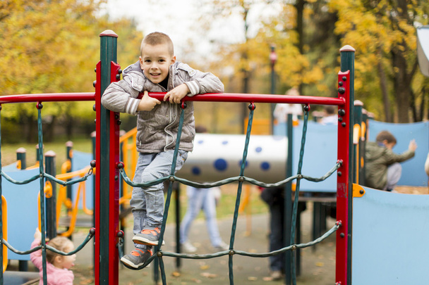 Little boy at playground - Foto, afbeelding