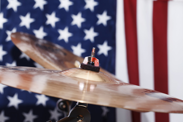 drums, cymbals, against the backdrop of the American flag - Photo, Image