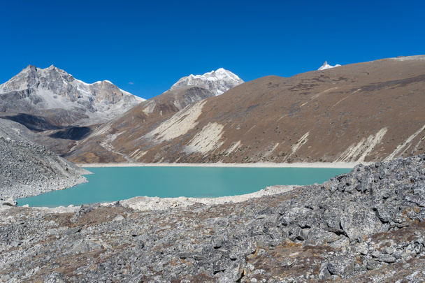 Thonak lake landscape, Everest region - Valokuva, kuva