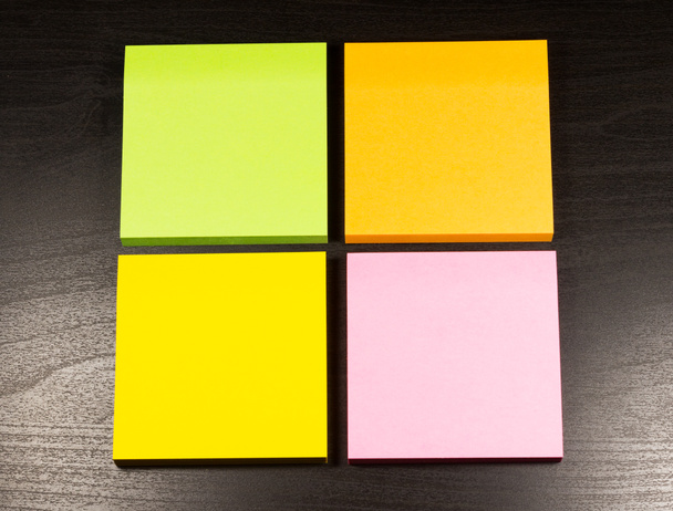 Gekleurde kleverige nota - Foto, afbeelding