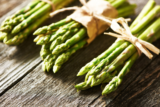 Bunches of fresh asparagus - Foto, immagini