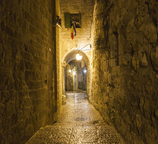 Vanhan kaupungin kaduilla öisin. Jerusalem, Israel
. - Valokuva, kuva