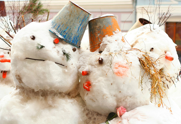 muñeco de nieve el invierno al aire libre en la ciudad de Wisconsin
  - Foto, imagen