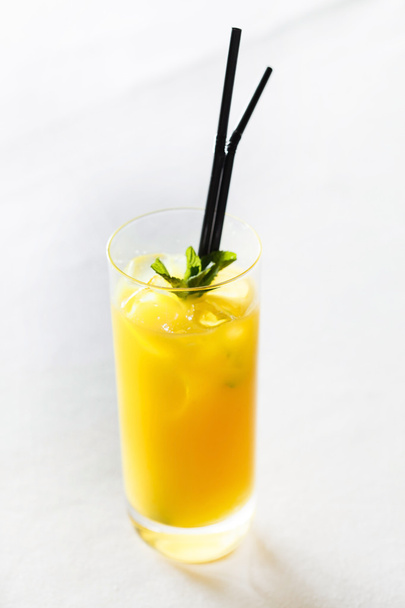 alcoholic summer cocktail - Zdjęcie, obraz