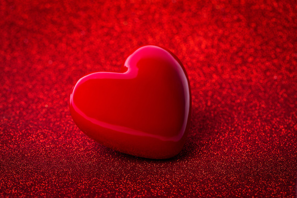 Punainen Sydän muoto punainen abstrakti valo glitter tausta
  - Valokuva, kuva