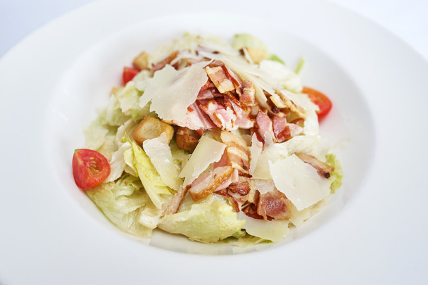 Caesar salad with bacon - Фото, зображення