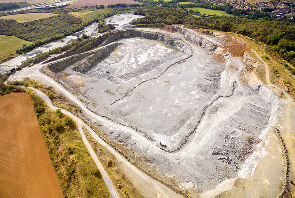 Вид з повітря на покинуту шахту
 - Фото, зображення