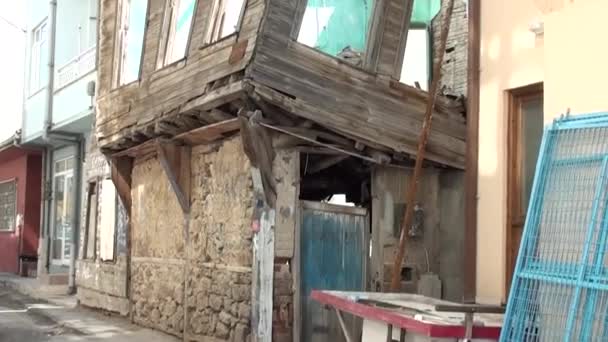Antiga casa em ruínas tilt
 - Filmagem, Vídeo