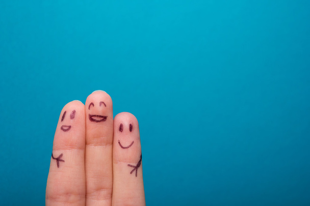 τρεις χαμογελαστό δάχτυλα που είναι πολύ ευτυχείς να είναι φίλοι - Φωτογραφία, εικόνα