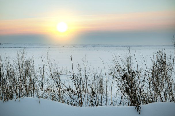 Ηλιοβασίλεμα το χειμώνα - Φωτογραφία, εικόνα