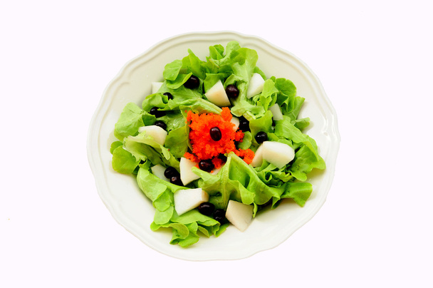 Gezond fruit salade met butterhead, Chinees peer, druif en Japanse ebi-go - Foto, afbeelding