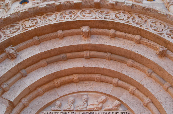 Fragmento pared ornamento iglesia antigua Italia
 - Foto, imagen