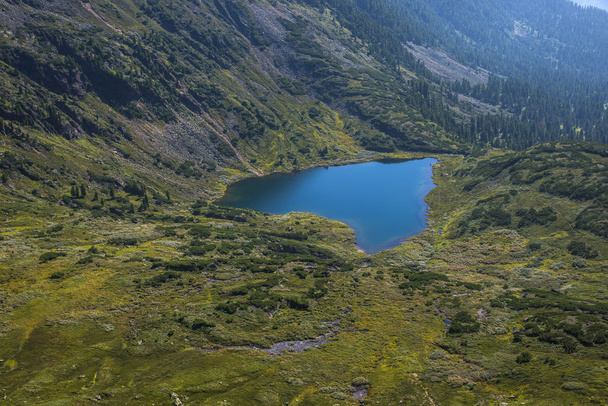 piękny krajobraz jeziora "serca" - Zdjęcie, obraz