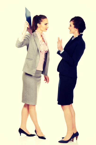 Businesswoman disagree with her friend idea. - Foto, Imagem