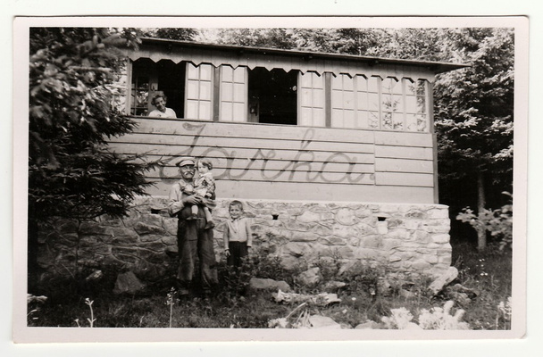 Vintage photo shows the small children with their grandfather, circa 1941. - Fotoğraf, Görsel