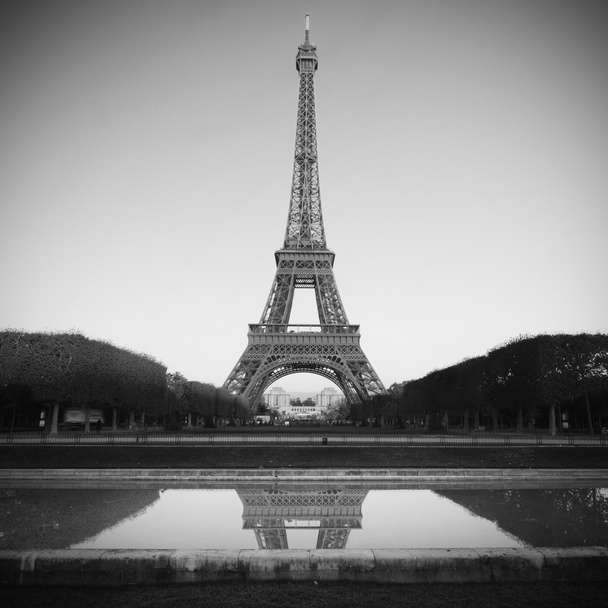 Torre Eiffel, preto e branco
 - Foto, Imagem