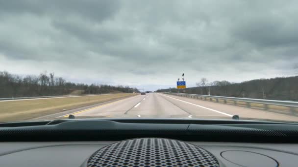 POV jazdy na zachodniej Pensylwanii autostrady - Materiał filmowy, wideo