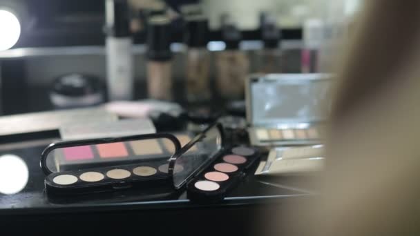 make-up in a hairdressing salon - Кадри, відео