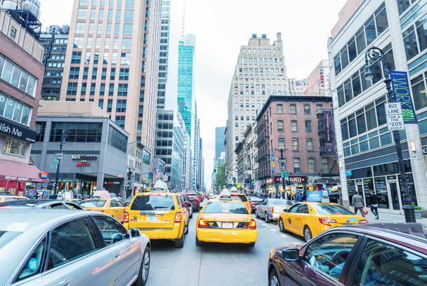 New York City - 12 Eylül 2015: Manhattan trafik sıkışıklığı. Tr - Fotoğraf, Görsel