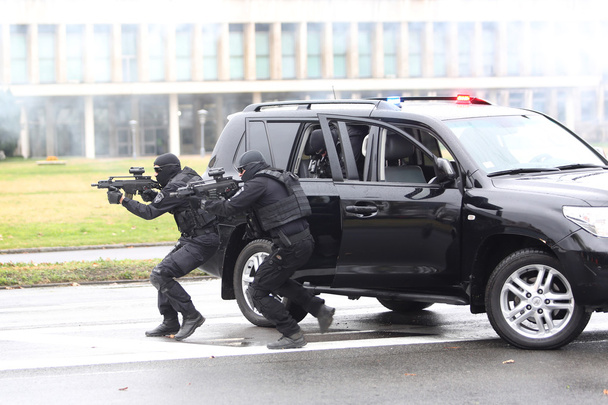 Anti-Terror-Übung von Spezialeinheiten der Armee und Polizei - Foto, Bild