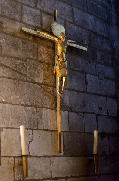 Το εσωτερικό του καθεδρικού ναού Νοτρ-Νταμ στο Παρίσι. Σκηνές από τη ζωή του Ιησού Χριστού - Φωτογραφία, εικόνα
