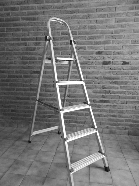 Metalen stap ladder - Foto, afbeelding