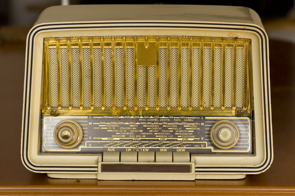 πολύ παλιό ραδιόφωνο. εκλεκτής ποιότητας ραδιόφωνο - Φωτογραφία, εικόνα