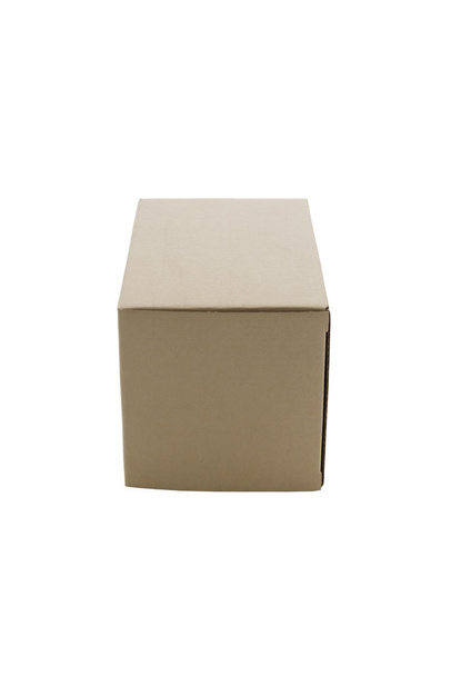 Boîte en carton isolée sur un blanc
  - Photo, image