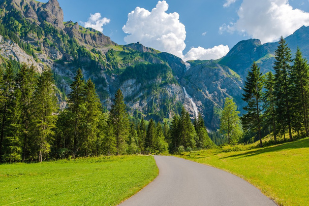 Швейцарский пейзаж Адельбодена
 - Фото, изображение