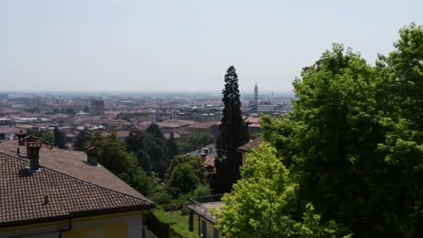 Bergamo on kaupunki Lombardia, Italia
 - Materiaali, video