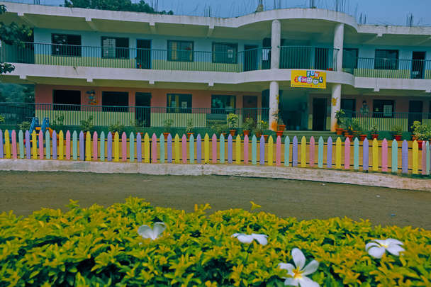 pri, hlavní školní areál, aaryan School, Pune, Maharashtra, Indie - Fotografie, Obrázek