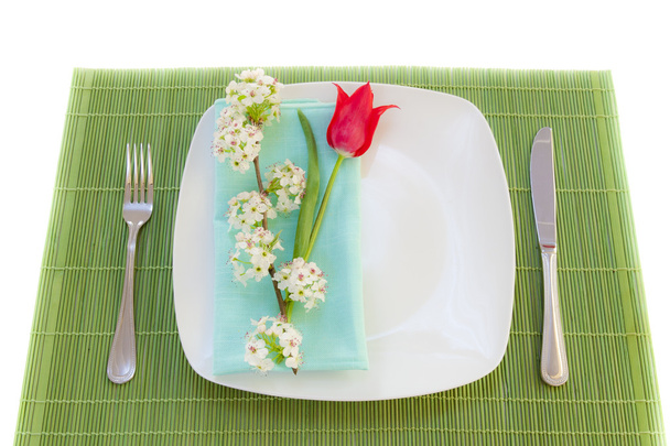 Easter place setting with spring flowers and blossom - Fotoğraf, Görsel