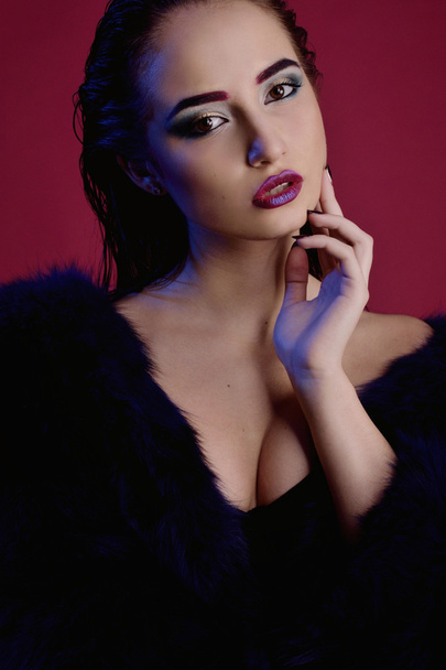 Closeup face of beautiful model with fashion bright makeup - Fotoğraf, Görsel