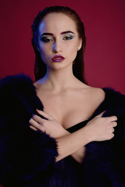 Closeup face of beautiful model with fashion bright makeup - Fotografie, Obrázek