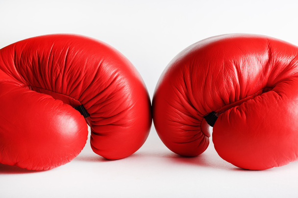 Красные боксерские перчатки
 - Фото, изображение