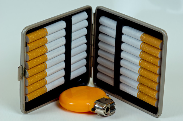Cas de cigarettes tabac
 - Photo, image