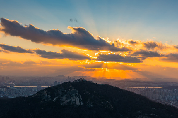 Korea, zonsondergang van de Skyline van de stad Seoel. - Foto, afbeelding