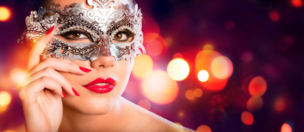 Érzéki nő karnevál-maszk - piros arany háttér - Fotó, kép