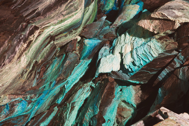 abstrakte Textur des oxidierten Kupfers an den Wänden der unterirdischen Kupfermine in roros, Norwegen. - Foto, Bild