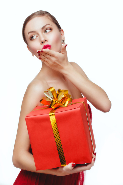 woman holding gift box - Foto, Bild