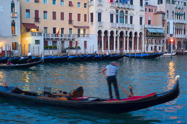 Gondola a Canal, Velence - Fotó, kép