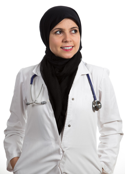 Retrato de joven amigable hermosa musulmana médico femenino sonriendo
 - Foto, imagen