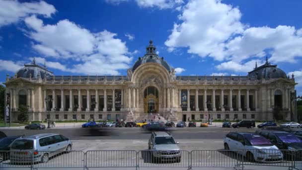 σύννεφα πάνω από το Petit Palais - Πλάνα, βίντεο