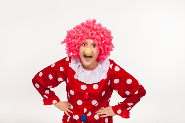 Drôle de clown en perruque rose
 - Photo, image